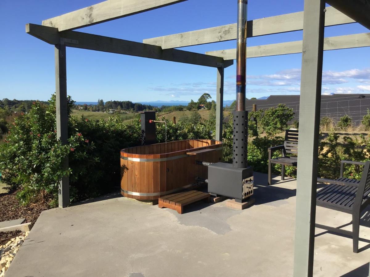 The Shed With A View Appartement Mahana Buitenkant foto