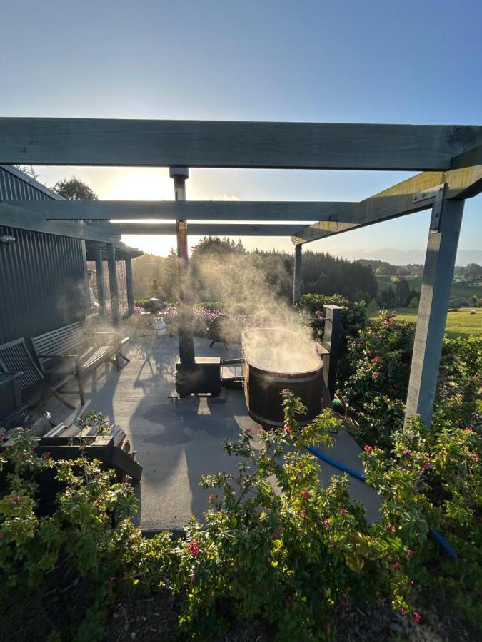 The Shed With A View Appartement Mahana Buitenkant foto