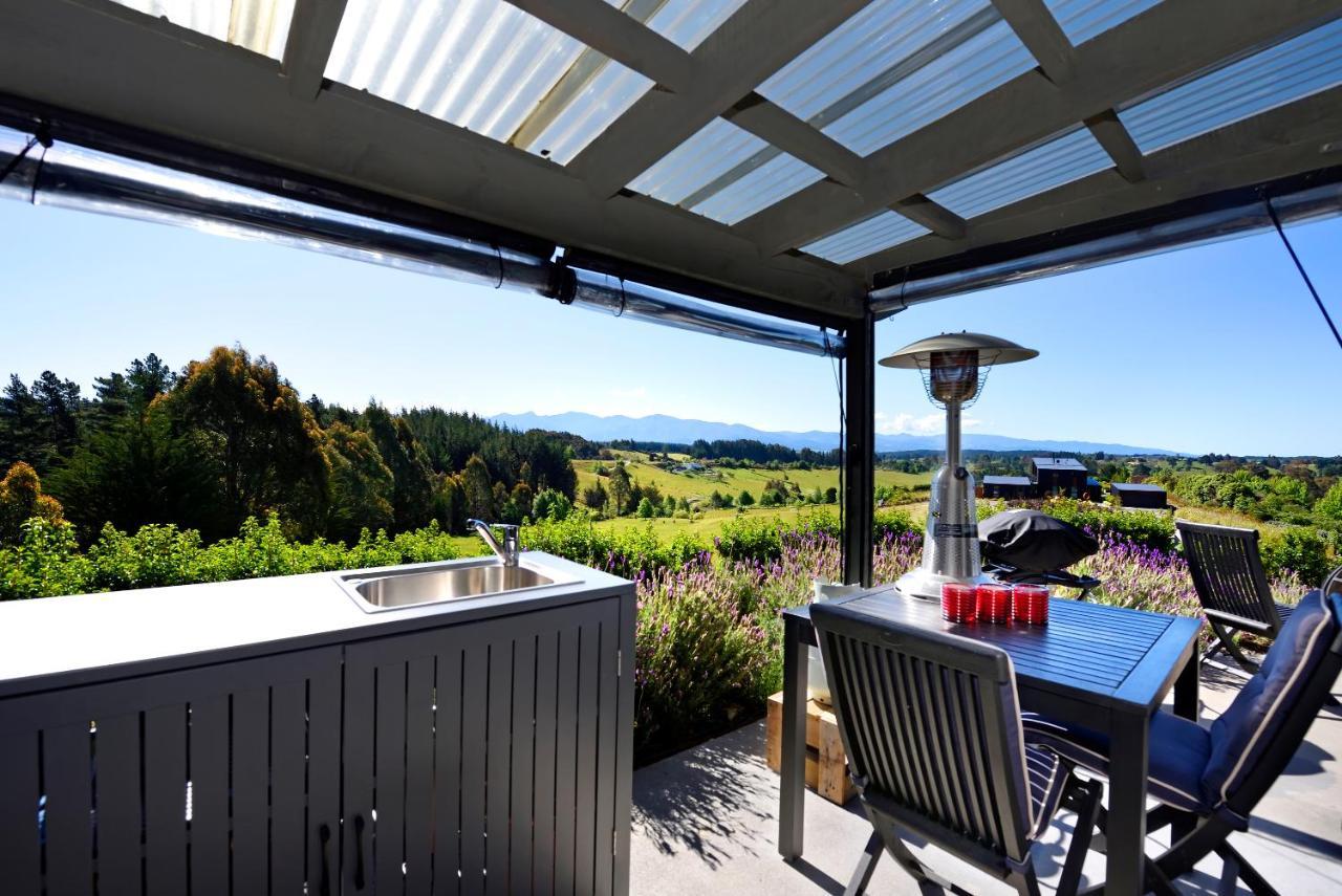 The Shed With A View Appartement Mahana Buitenkant foto