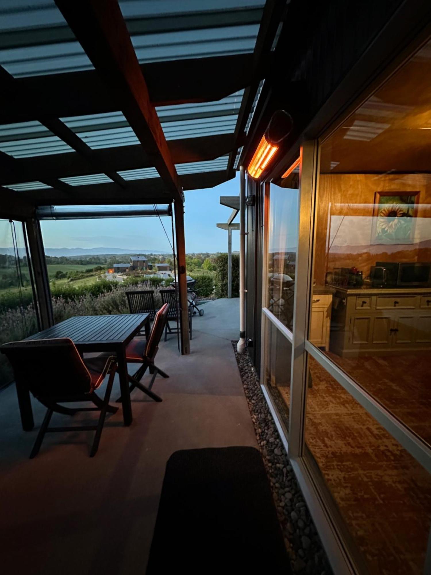 The Shed With A View Appartement Mahana Buitenkant foto
